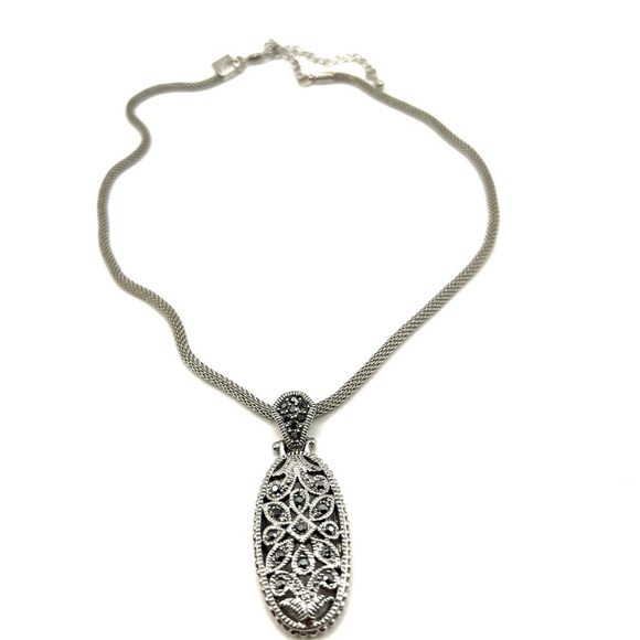Cookie Lee Silver and Black Filigree Pendant Necklace Snake Chain - Picture 5 of 10
